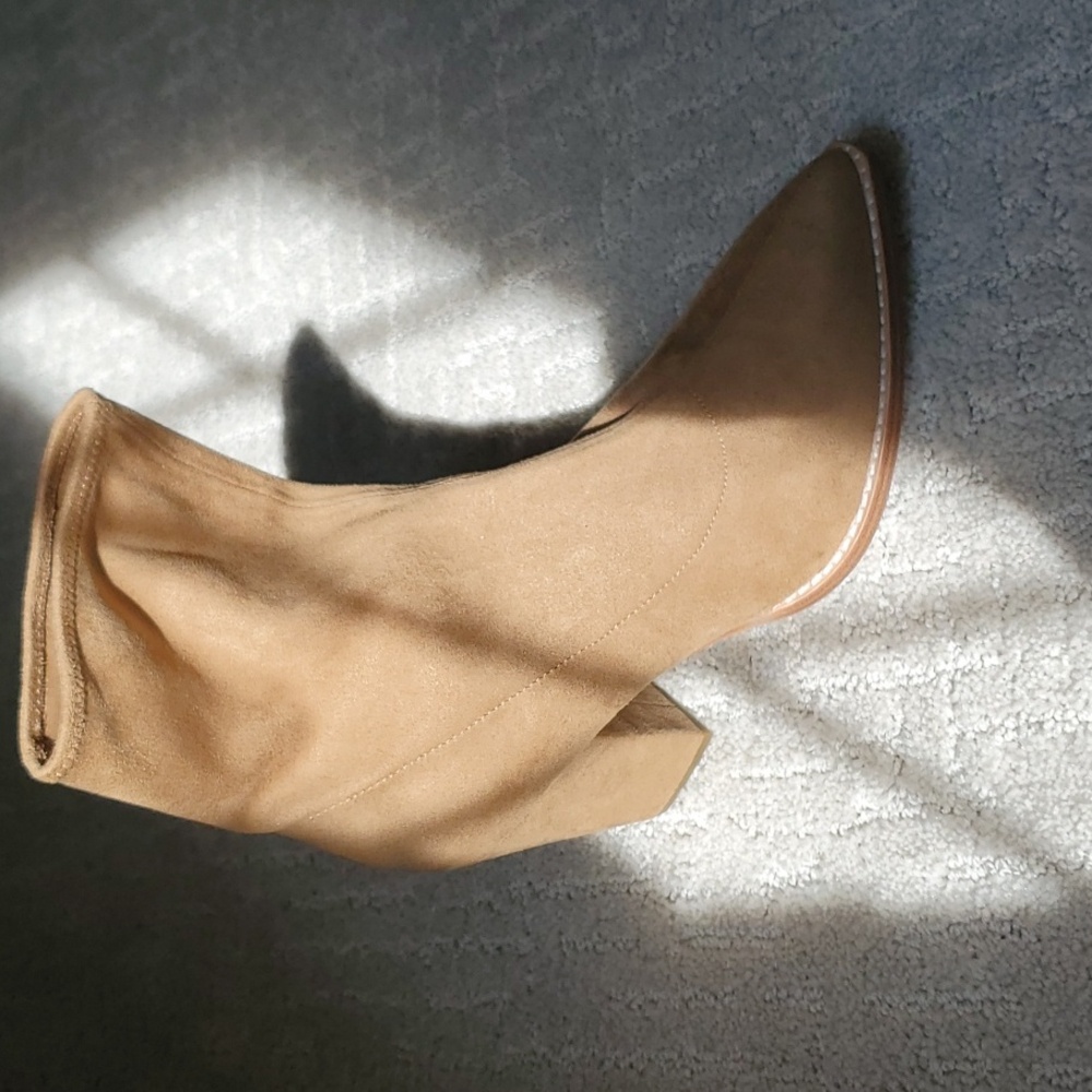 Pelle Moda Booties